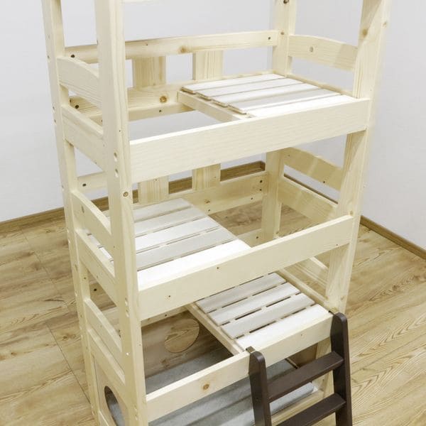 北欧パイン材を使用した小屋付き５段ペットベッド | キャットタワー 猫 猫用 ペット用ベッド ネコ キャットベッド ペット用品 ペットベッド ナチュラル デザイン 北欧 パイン材 木製 すのこ式 おしゃれ かわいい 可愛い キャット ねこ ねこちゃん 小屋付き 秘密基地 ハシゴ付