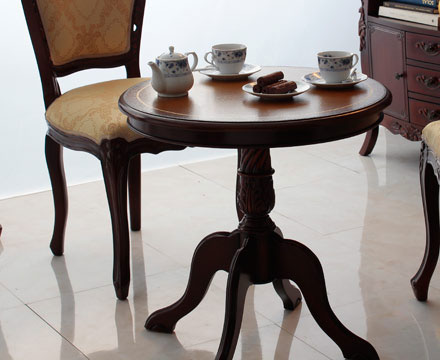 コーヒーテーブル アンティーク調家具 ヴィンテージ 古き良き時代 アンティークデザイン エレガント こだわり おしゃれな猫脚 ラグジュアリー 高級感ゆったり空間 贅沢 カフェテーブル テーブル